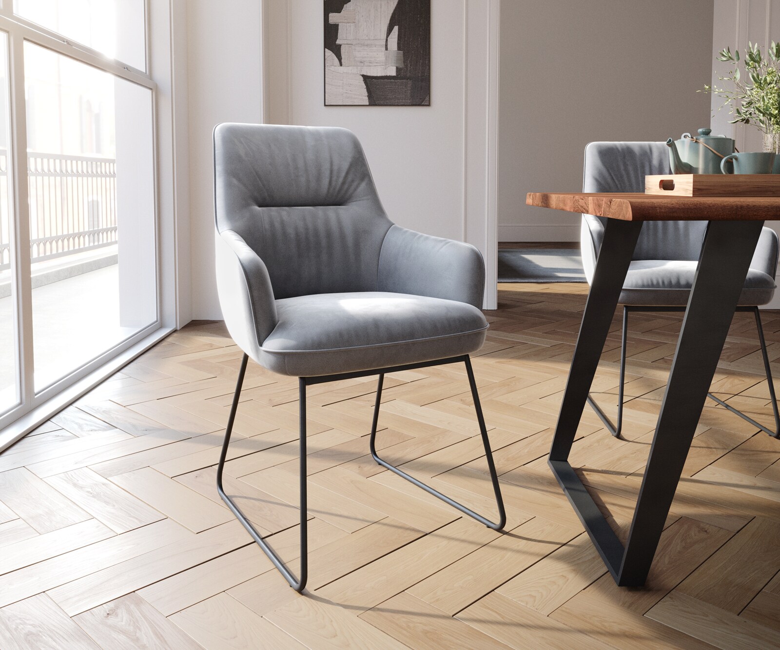 Fauteuil Zelia-Flex avec accoudoirs velours gris cadre patin noir ressorts ensachés